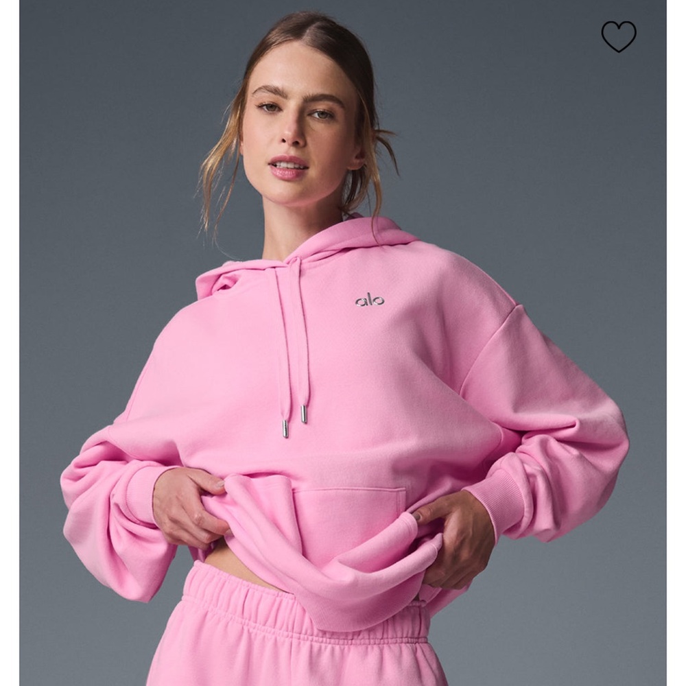 alo accolade hoodie in sweet pink